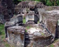 The two islands are known for their archaeological findings. At these places, you can know about the previous residents of the place.